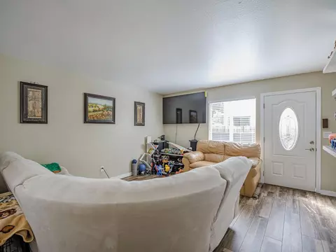 Living - 5058 Wilder Dr, Soquel, CA 95073 photo 2 of 8
