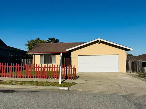 3003 Crescent St, Marina, CA 93933