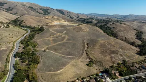 2000 Scott Creek Rd, Milpitas, CA 95035