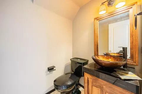 Bath - 19367 Acclaim Dr, Salinas, CA 93908 photo 1 of 1