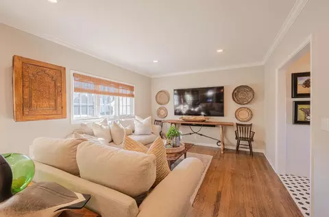 Living - 202 Pine St, Salinas, CA 93901 photo 8 of 9