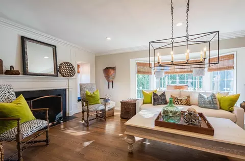 Living - 202 Pine St, Salinas, CA 93901 photo 2 of 9