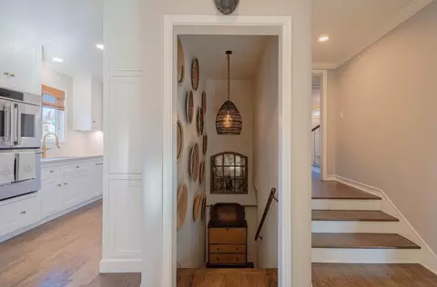 Entry Way - 202 Pine St, Salinas, CA 93901 photo 8 of 9