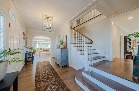 Entry Way - 202 Pine St, Salinas, CA 93901 photo 4 of 9