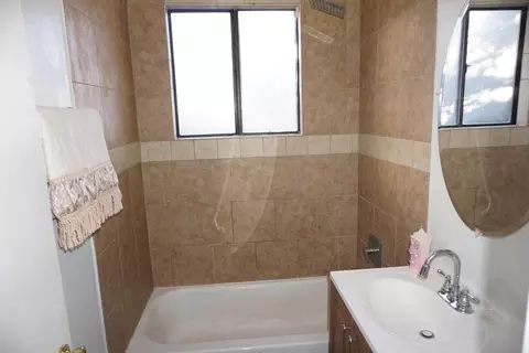 Bath - 1016 Lombardy Dr, Modesto, CA 95351 photo 3 of 6