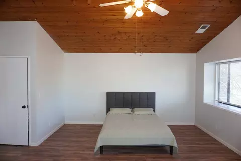 Bedroom - 1016 Lombardy Dr, Modesto, CA 95351 photo 3 of 4