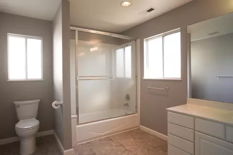 Bath - 1336 Luxton St, Seaside, CA 93955 photo 3 of 6