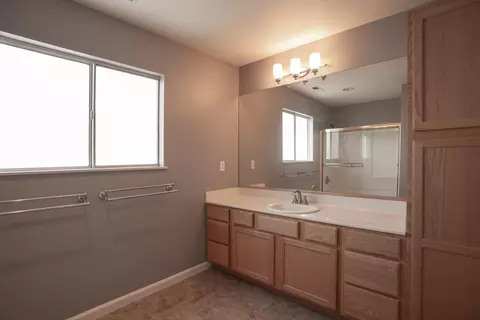 Bath - 1336 Luxton St, Seaside, CA 93955 photo 5 of 6