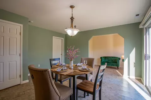 Dining - 1336 Luxton St, Seaside, CA 93955 photo 2 of 5