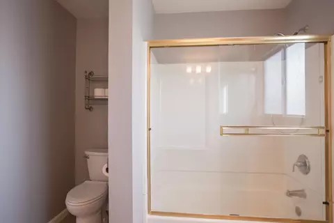 Bath - 1336 Luxton St, Seaside, CA 93955 photo 6 of 6
