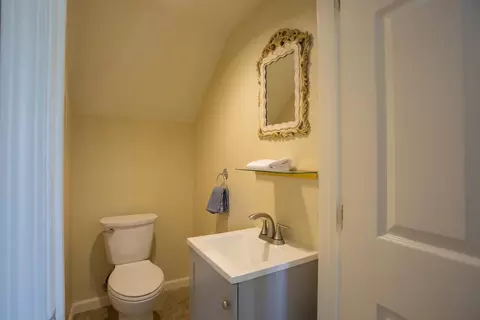 Bath - 1336 Luxton St, Seaside, CA 93955 photo 1 of 6