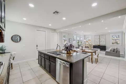 Entry Way - 803 Sunrise Dr, Gilroy, CA 95020 photo 4 of 12