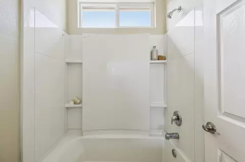Bath - 803 Sunrise Dr, Gilroy, CA 95020 photo 6 of 6