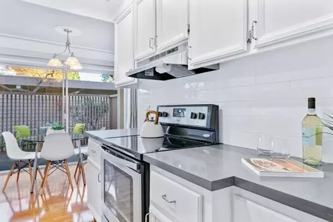 Kitchen - 280 Easy St 403, Mountain View, CA 94043 photo 3 of 3