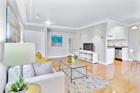 Living - 280 Easy St 403, Mountain View, CA 94043 photo 2 of 4