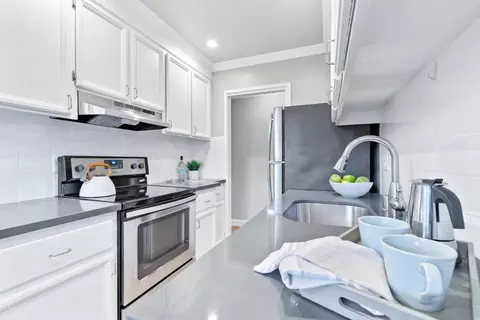 Kitchen - 280 Easy St 403, Mountain View, CA 94043 photo 2 of 3