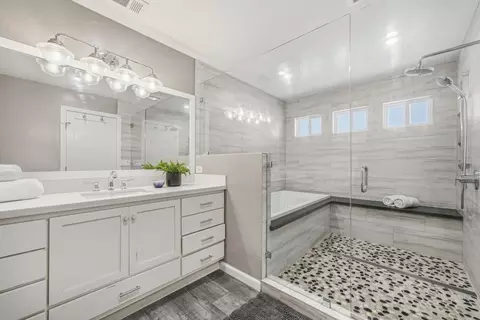 Bath - 63 Kathleen Ct, Pacifica, CA 94044 photo 1 of 4