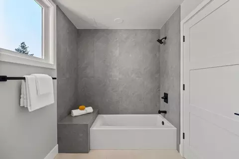 Bath - 523 Union Ave, Campbell, CA 95008 photo 3 of 10