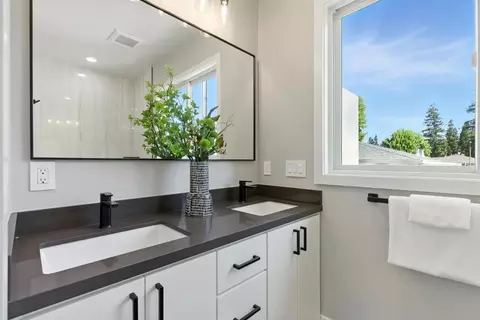 Bath - 523 Union Ave, Campbell, CA 95008 photo 10 of 10