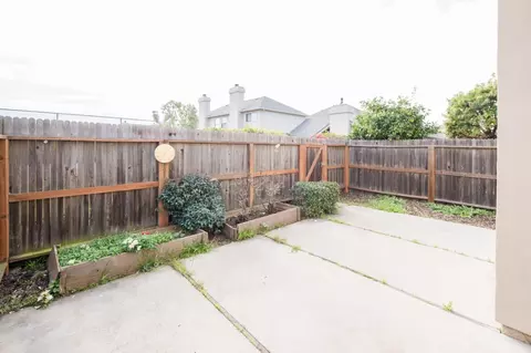 Exterior - 134 Nissen Rd 2, Salinas, CA 93901 photo 4 of 7