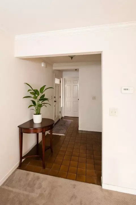 Entry Way - 134 Nissen Rd 2, Salinas, CA 93901 photo 1 of 4
