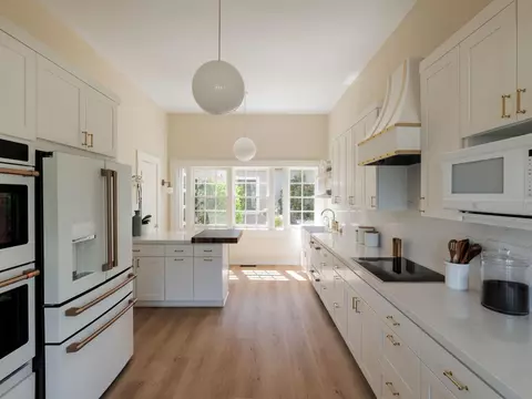 Kitchen - 730 Mora Dr, Los Altos, CA 94024 photo 1 of 2