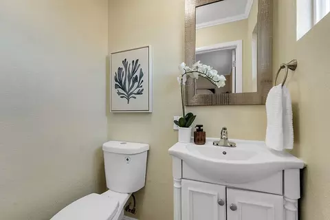 Bath - 12 Shawnee Ct, Seaside, CA 93955 photo 1 of 2