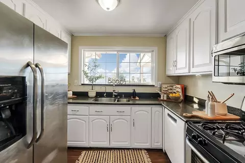 Kitchen - 12 Shawnee Ct, Seaside, CA 93955 photo 1 of 2