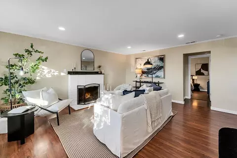 Living - 12 Shawnee Ct, Seaside, CA 93955 photo 2 of 3