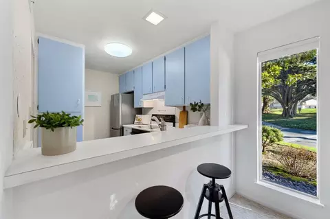 Kitchen - 1055 Oddstad Blvd, Pacifica, CA 94044 photo 1 of 4
