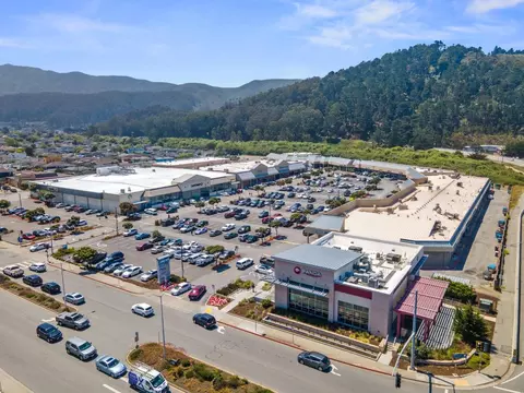 Exterior - 1055 Oddstad Blvd, Pacifica, CA 94044 photo 11 of 13