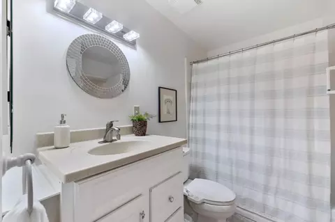 Bath - 1055 Oddstad Blvd, Pacifica, CA 94044 photo 2 of 3