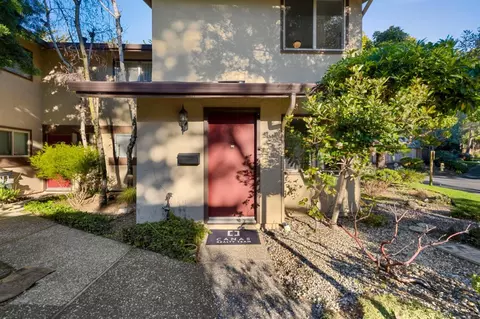 1055 Oddstad Blvd, Pacifica, CA 94044