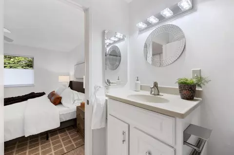 Bath - 1055 Oddstad Blvd, Pacifica, CA 94044 photo 3 of 3