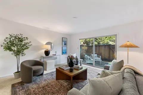 Living - 1055 Oddstad Blvd, Pacifica, CA 94044 photo 3 of 3