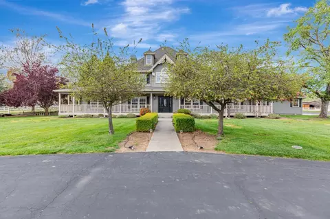 560 Tevis Trl, Hollister, CA 95023