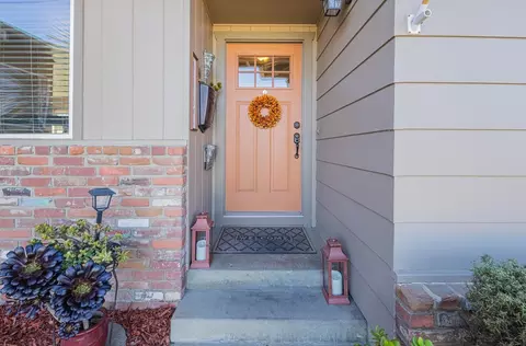 Entry Way - 520 La Mesa Dr, Salinas, CA 93901 photo 2 of 2