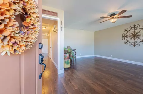 Entry Way - 520 La Mesa Dr, Salinas, CA 93901 photo 1 of 2