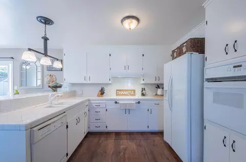 Kitchen - 520 La Mesa Dr, Salinas, CA 93901 photo 3 of 4