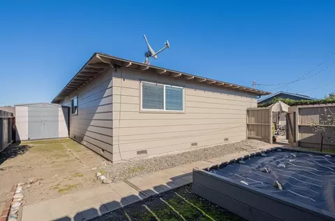 Exterior - 520 La Mesa Dr, Salinas, CA 93901 photo 7 of 7