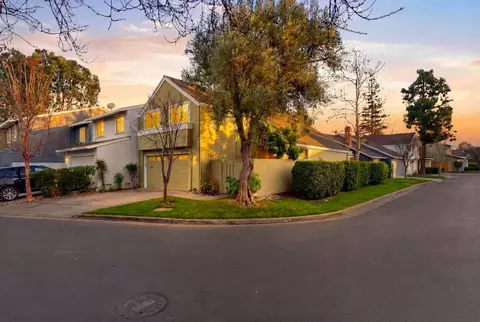 210 Elm Wood Ct, Los Gatos, CA 95032