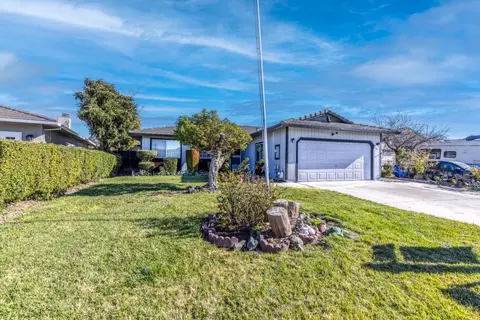 581 Arbour Ln, Hollister, CA 95023