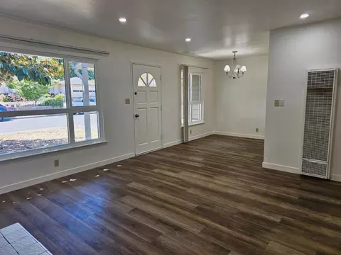 Living - 136 Mesa Verde St, Vallejo, CA 94589 photo 1 of 3