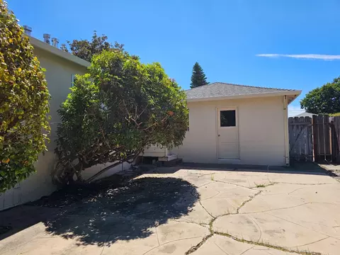 Exterior - 136 Mesa Verde St, Vallejo, CA 94589 photo 6 of 7