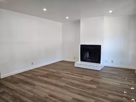 Living - 136 Mesa Verde St, Vallejo, CA 94589 photo 3 of 3