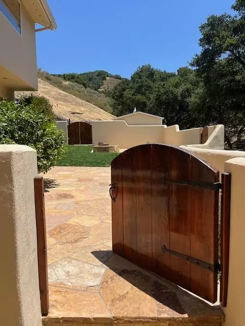 442 Corral De Tierra Rd, Salinas, CA 93908