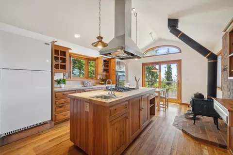 Kitchen - 1495 Dons Rd, Boulder Creek, CA 95006 photo 2 of 3