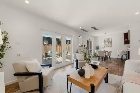 104 E Middlefield Rd B, Mountain View, CA 94043