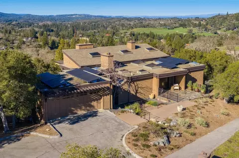 2 Horseshoe Bnd, Portola Valley, CA 94028