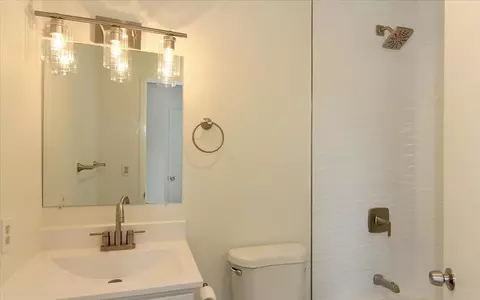 Bath - 4435 Diamond St 2, Capitola, CA 95010 photo 1 of 1